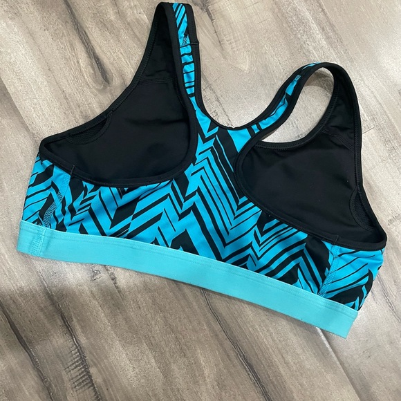 Nike Sports Bra - Size L - Picture 2 of 4